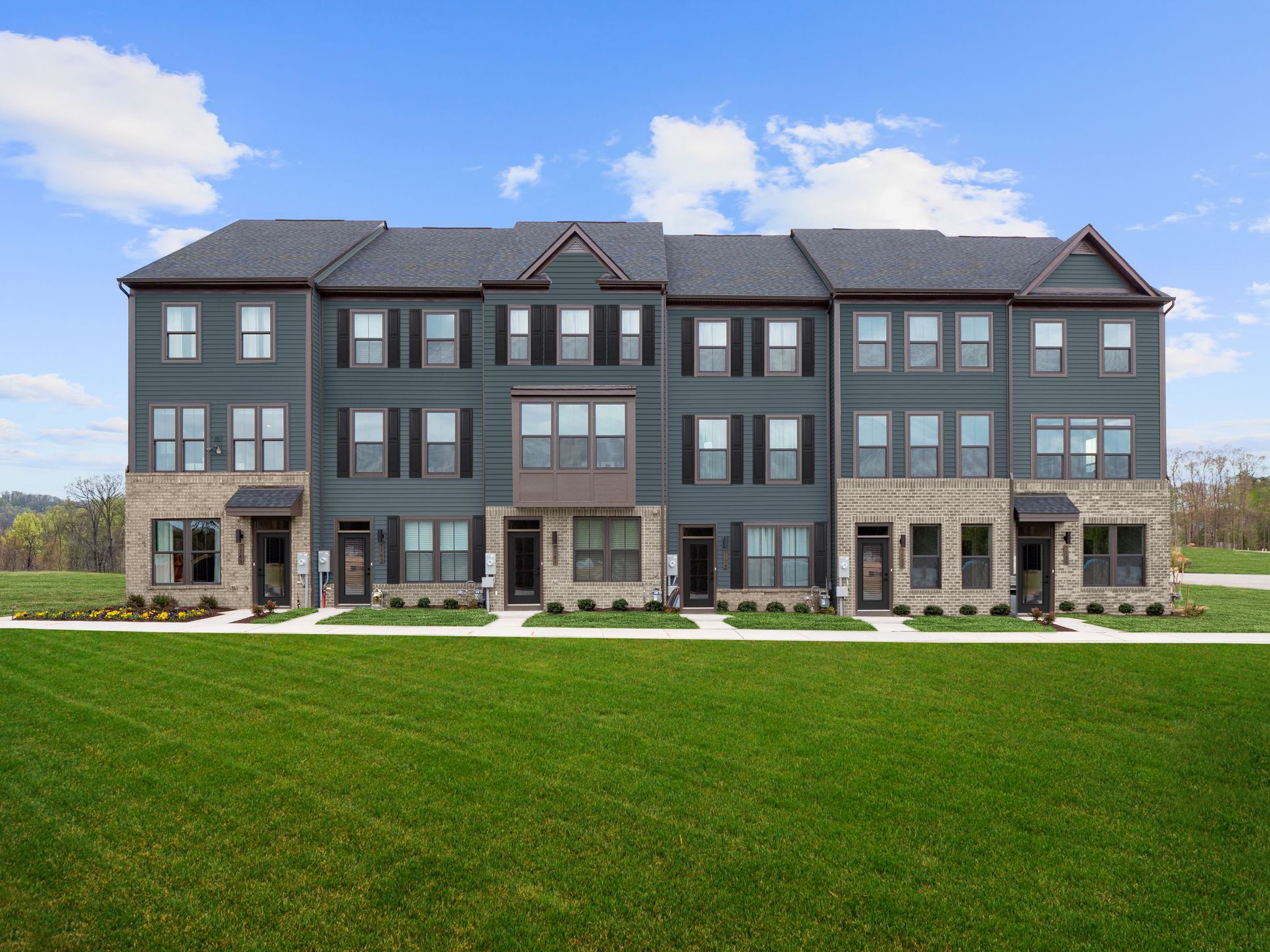 Discover urban townhome living in Charlotte's North End. Only 9 homesites remain!