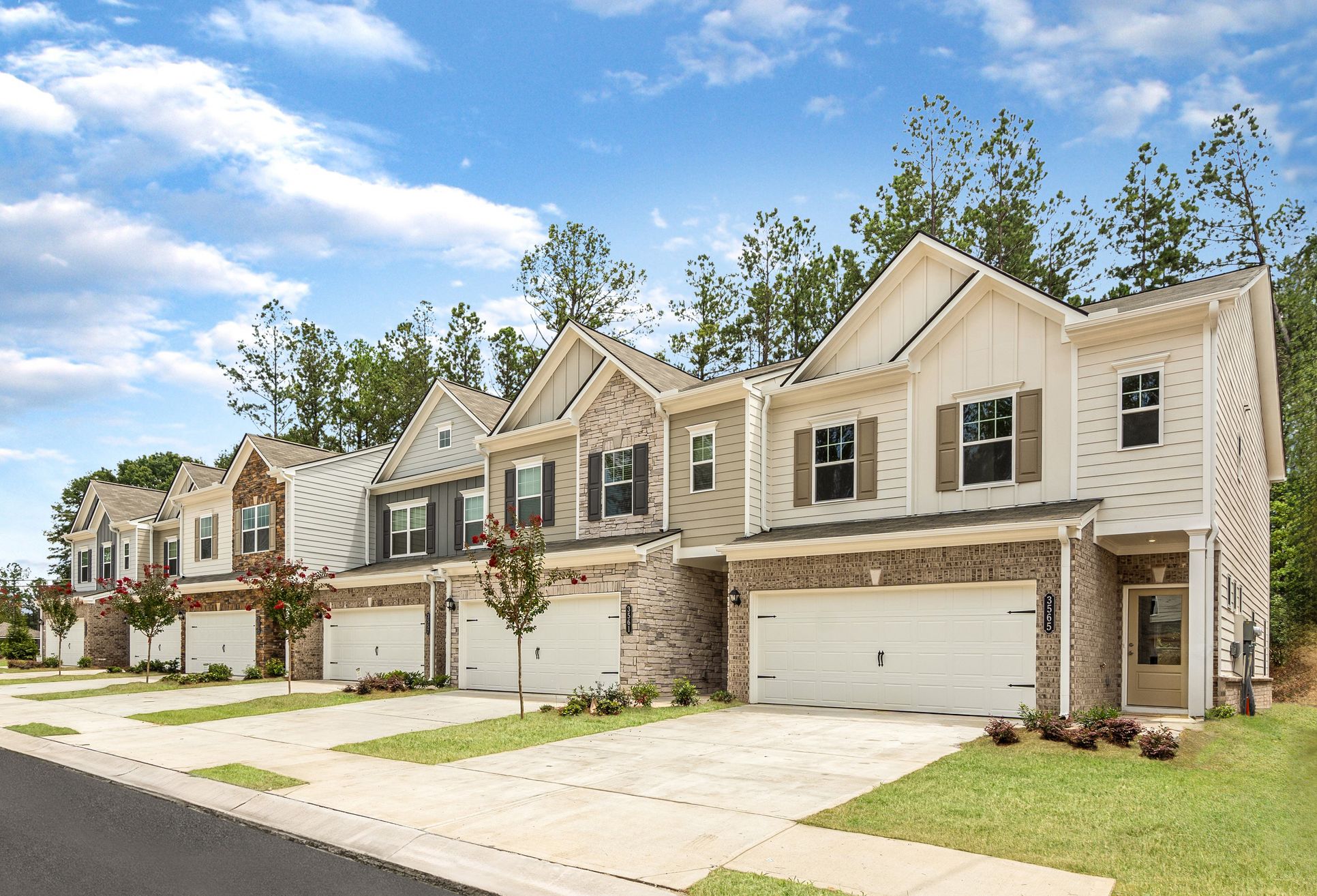 Bexley Square:Townhome Streetscape